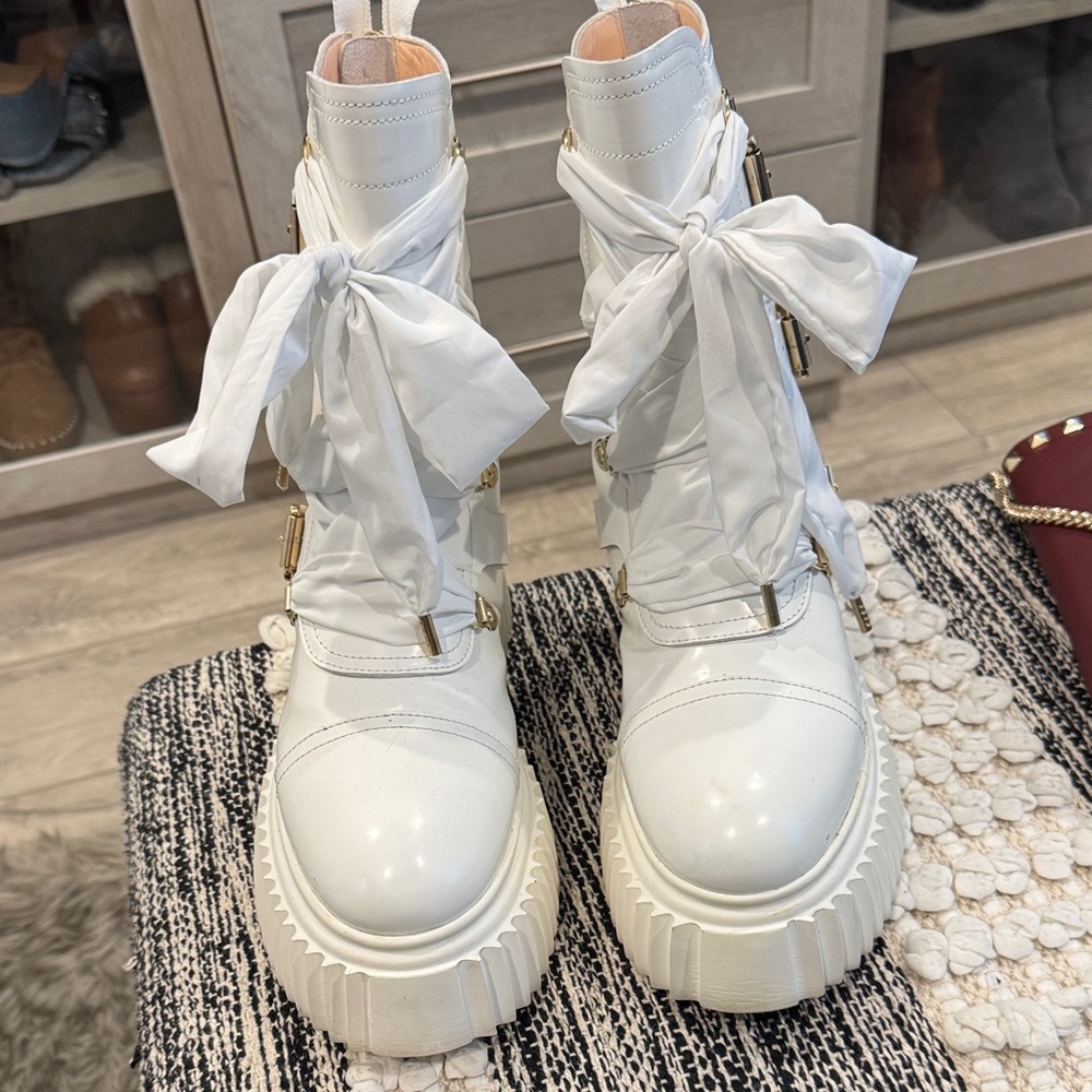 AGL White Ankle Boots with Bow Accents